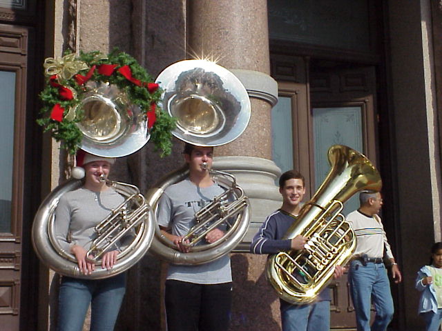 tubaxmashappy.jpg